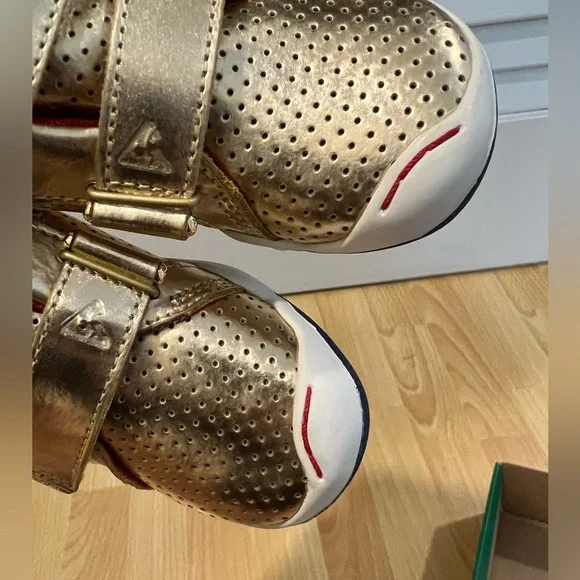 Plae Max Gold shoes size 8.5 Brand New NWT Rare Find - Picture 9 of 10